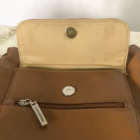 GIANI BERNINI caramel brown genuine buttery soft leather handbag. Adjust straps. - Picture 11 of 16